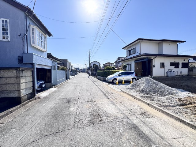 新築　前橋市朝倉町四丁目-１期　LIGNAGE　１号棟の前面道路含む現地写真|現地写真　南東側接道幅員約6ｍ