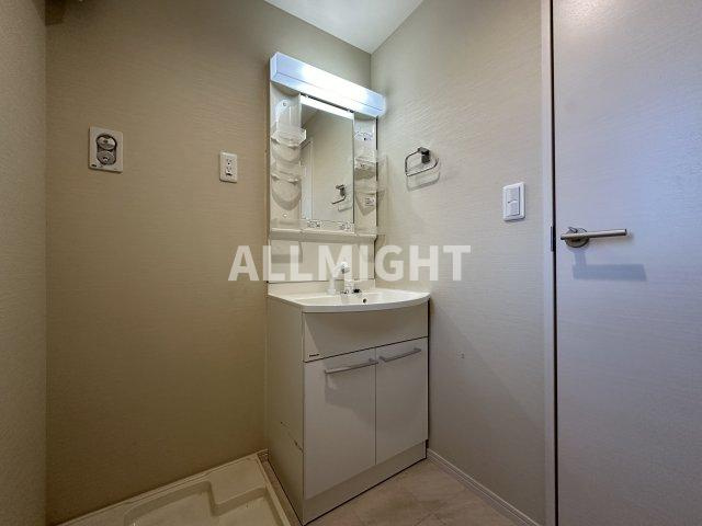 稲城市東長沼の賃貸マンションの洗面所|別部屋参考写真