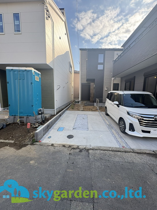 茅ヶ崎市今宿３期　新築戸建　全２棟２号棟の駐車場