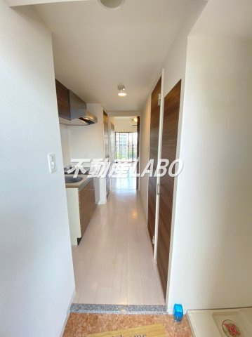 ラグゼ弁天町の玄関