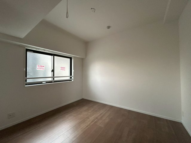 【洋室】 | 那珂川ヒルズ | 同タイプの別の階の写真です。現況優先です。