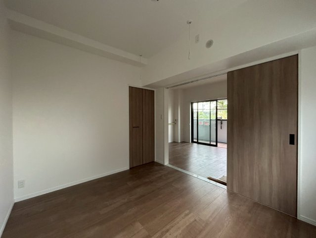 【洋室】 | 那珂川ヒルズ | 同タイプの別の階の写真です。現況優先です。