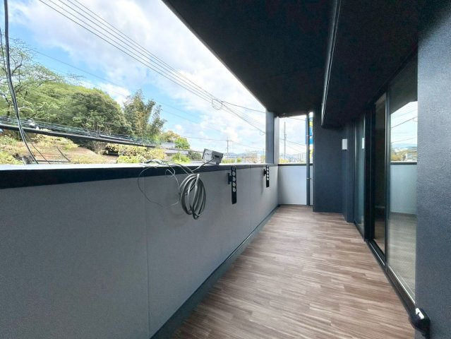 【バルコニー】 | 那珂川ヒルズ | 同タイプの別の階の写真です。現況優先です。