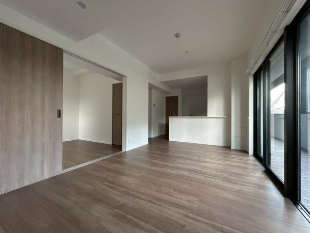 【居間・リビング】 | 那珂川ヒルズ | 同タイプの別の階の写真です。現況優先です。