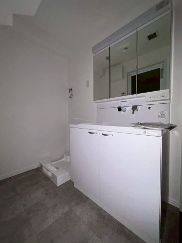 【洗面所】 | 那珂川ヒルズ | 同タイプの別の階の写真です。現況優先です。