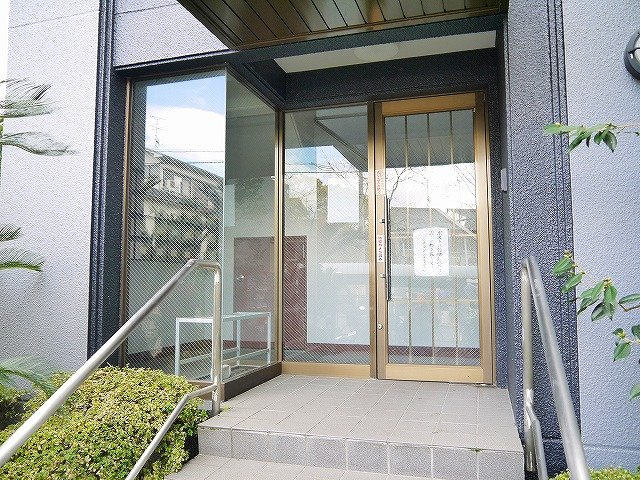 万葉コートフラッツ(マンション万葉コートフラッツ）のエントランス