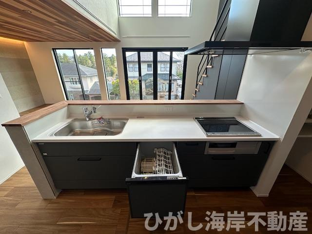 藤沢市片瀬山１丁目　新築戸建　全2棟のキッチン|食洗器付きシステムキッチン