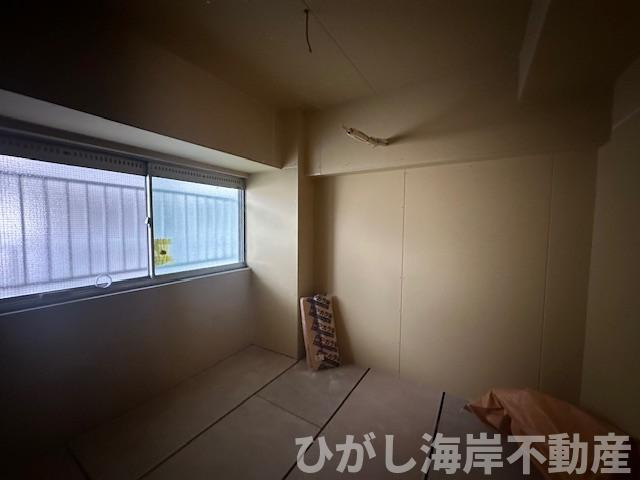 平塚シーサイドハイムの寝室|3月29日撮影　新規リフォーム工事中　4帖　洋室