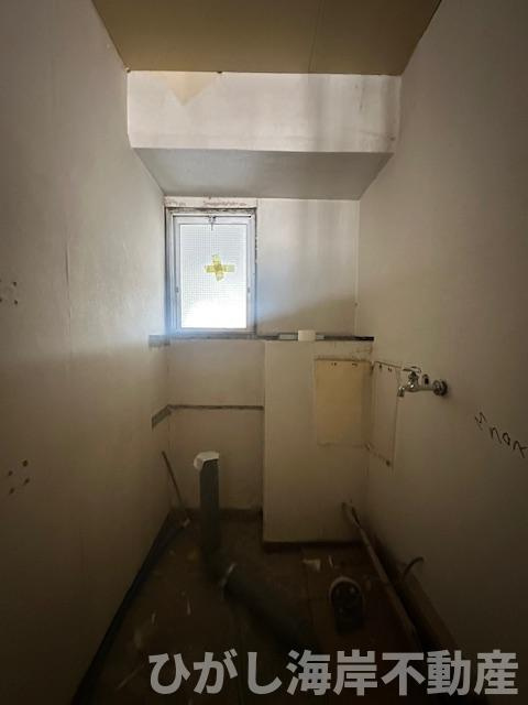 平塚シーサイドハイムの脱衣所|3月29日撮影　新規リフォーム工事中　脱衣スペース