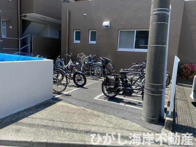 ネオハイツ茅ケ崎の駐輪場|敷地内駐輪場 