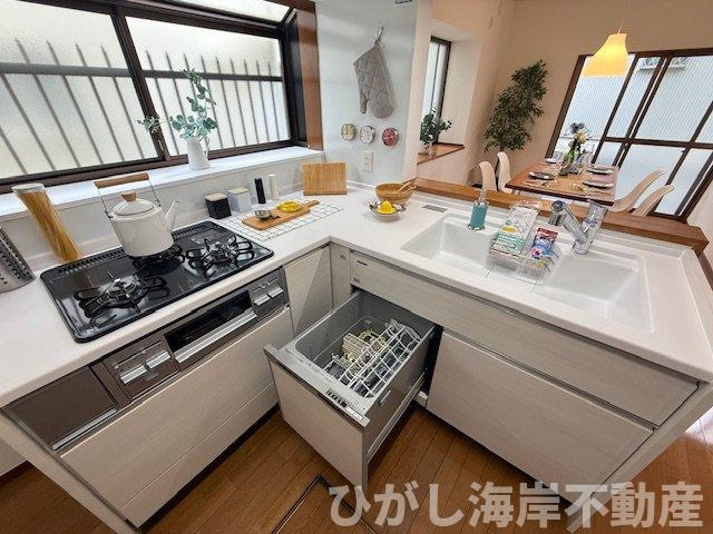 茅ケ崎市高田 　中古戸建のキッチン|新規リフォーム完了！　食洗器付きシステムキッチン