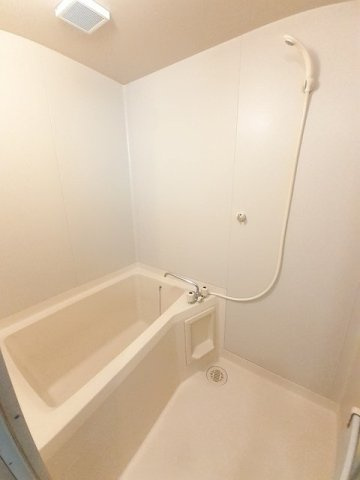 エルディム落合南Ｂの浴室|コンパクトで使いやすいお風呂です