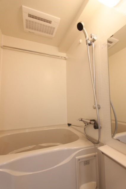 レアライズ曳舟の浴室