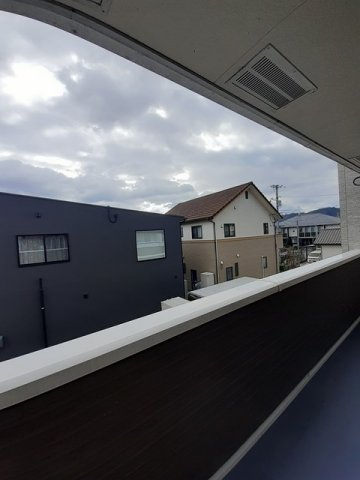 アンフレッチェのバルコニー|暖かな日差しのふりそそぐバルコニー