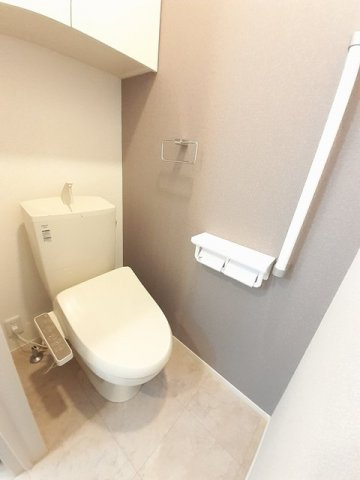 スカイリバー　Ｂ棟のトイレ|落ち着いた色調のトイレです