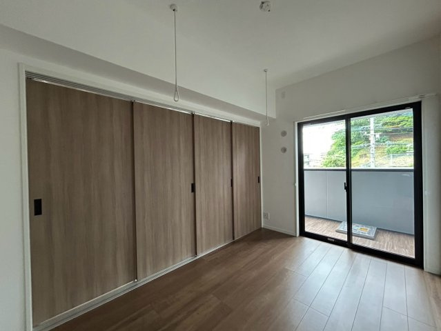 【洋室】 | 那珂川ヒルズ | 同タイプの別の階の写真です。現況優先です。