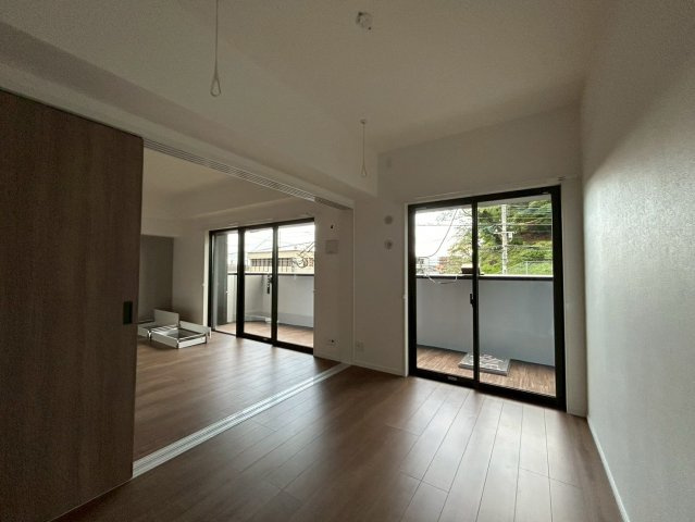 【洋室】 | 那珂川ヒルズ | 同タイプの別の階の写真です。現況優先です。