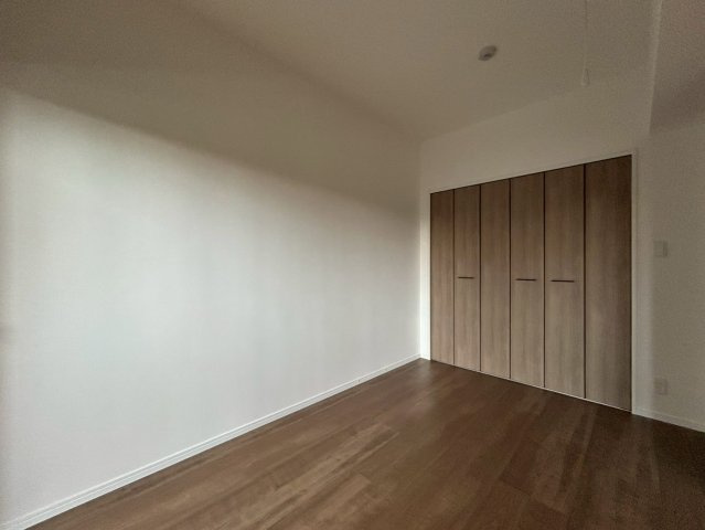 【洋室】 | 那珂川ヒルズ | 同タイプの別の階の写真です。現況優先です。