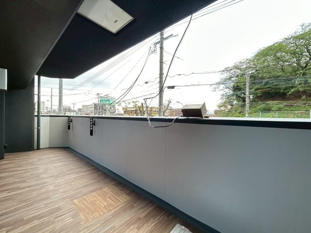 【バルコニー】 | 那珂川ヒルズ | 同タイプの別の階の写真です。現況優先です。