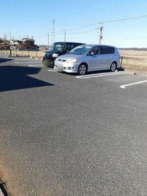 【駐車場】 | アンシャンテ | 駐車場に車を止められます