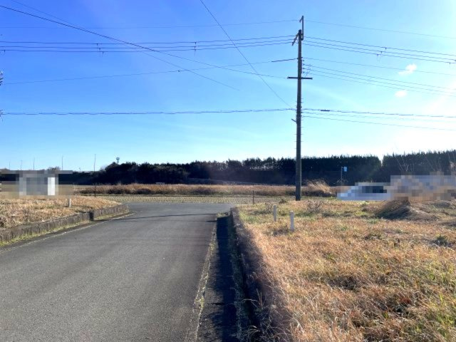 高島市新旭町旭45坪売地の前面道路含む現地写真