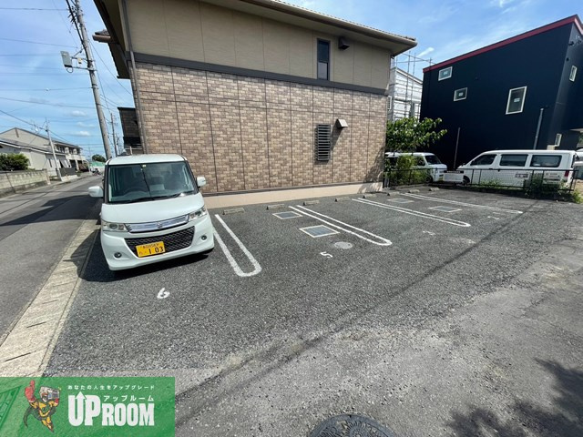 リサ・フラッツの駐車場