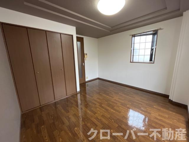 クレインコートの居間・リビング|洋室