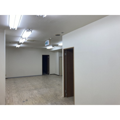  | SIDEPLACE SAKADO