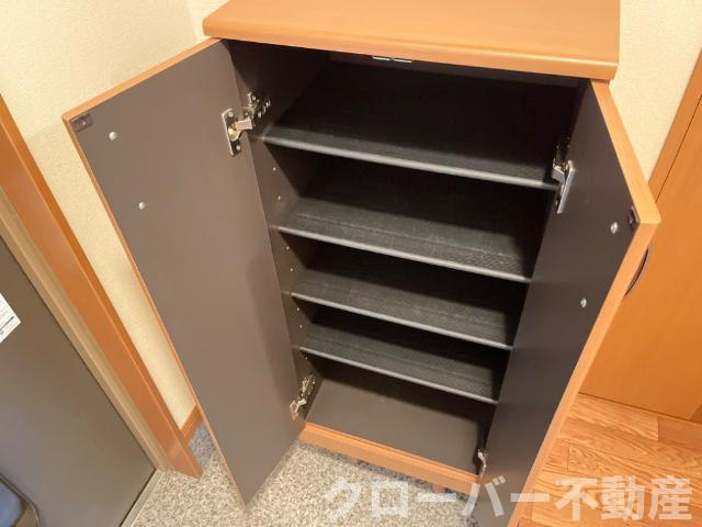 サンシャイン　フジの玄関|下駄箱