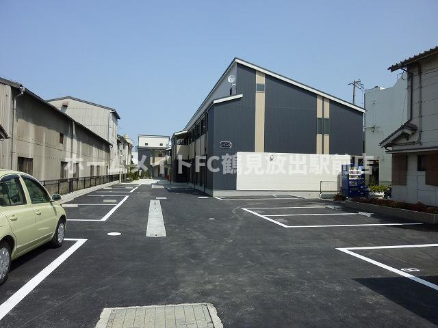 東大阪市稲田新町２丁目のハイツの駐車場