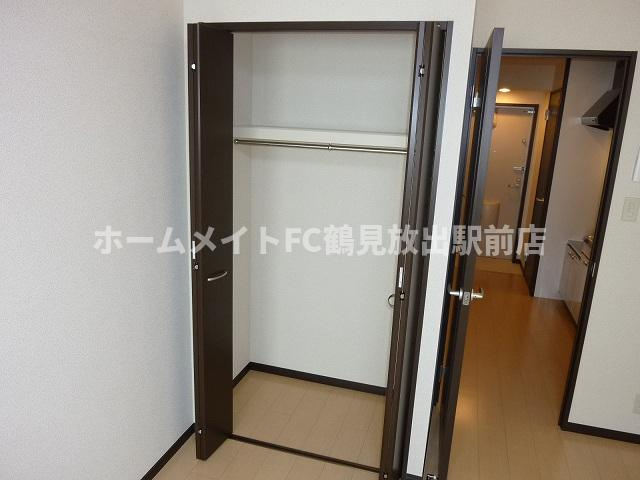 東大阪市稲田新町２丁目のハイツの収納
