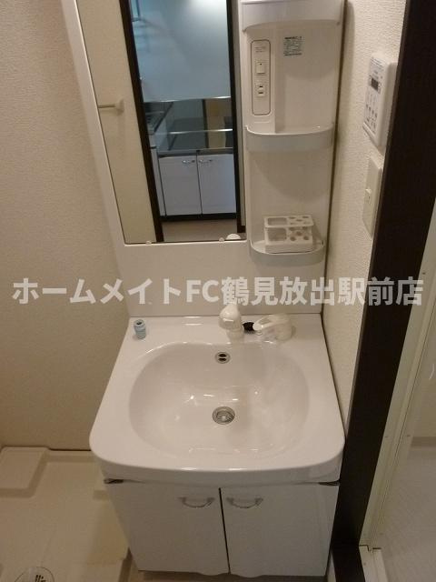 東大阪市稲田新町２丁目のハイツの独立洗面台