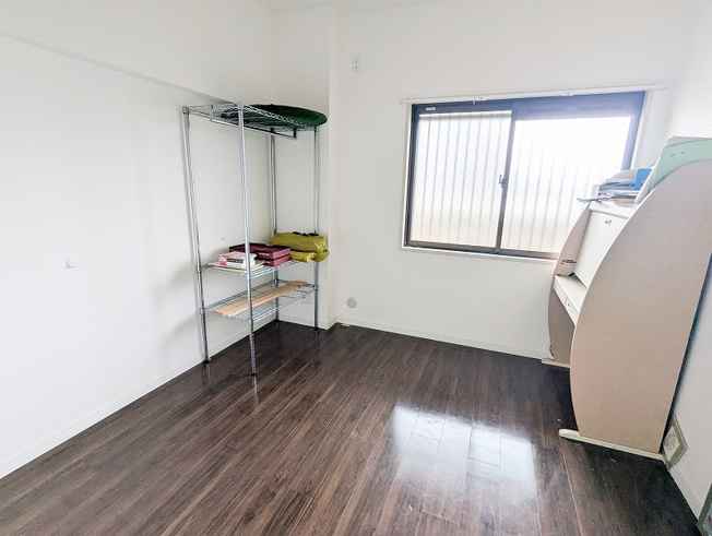 【洋室】 | ダイアパレス朝霞台　(志木本店) | 全居室に収納を備え、すっきりと暮らせる住まい。