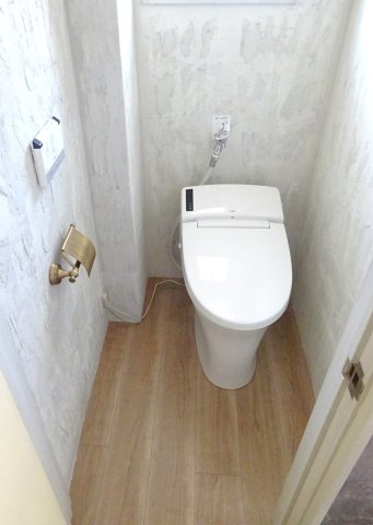 【トイレ】 | ライフピア金明 | 落ち着いた色調のトイレです