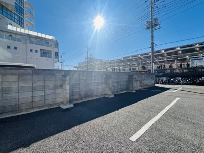 【駐車場】 | 小手指町１丁目店舗 | 駐車場に車を止められます