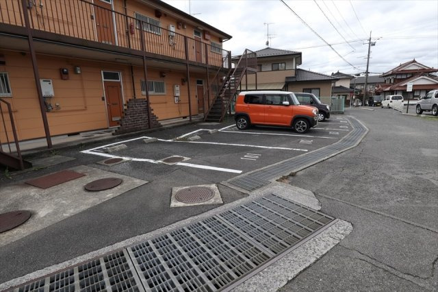 サンシャイン90の駐車場
