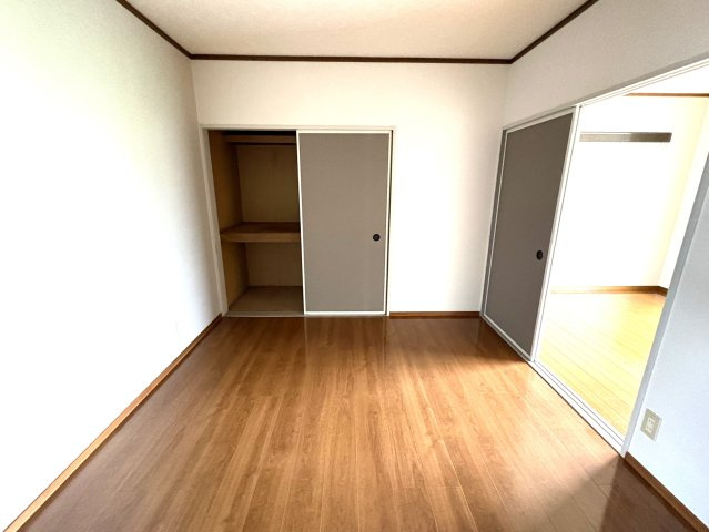 サンシャイン90の居間・リビング