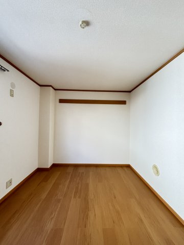 プロムナードＢの洋室
