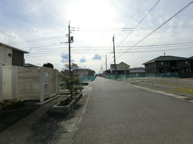 アルマーニ　Ⅱの周辺