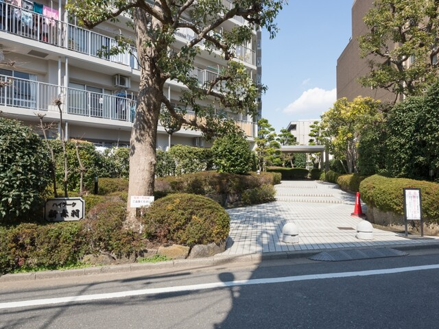 ハイラーク新赤羽の外観|住環境良好な立地に建つ新耐震基準適合大規模マンション、ハイラーク新赤羽は即日現地案内となっておりますので、お気軽にお問い合わせください！