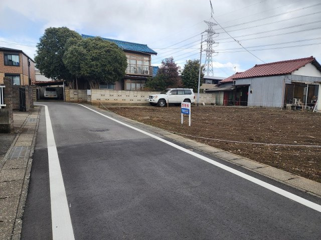 高崎市南新波町売土地の前面道路含む現地写真
