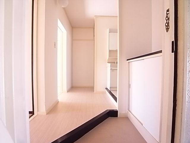 清水が丘コーポラスＡ棟の玄関