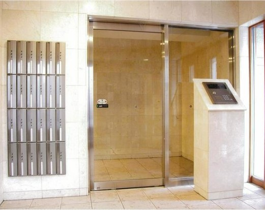 スカイコートお茶の水女子大前第2のロビー