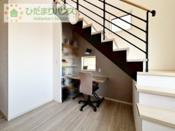 【その他】 | 守谷市百合ヶ丘3丁目　中古戸建 | 階段下のスペースはワークスペースとしてもお使いいただけます(*'▽')