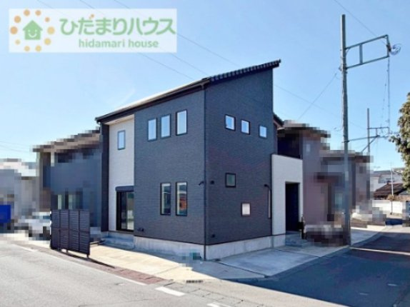 【外観】 | 守谷市百合ヶ丘3丁目　中古戸建 | 黒を基調としたスタイリッシュなデザイン☆