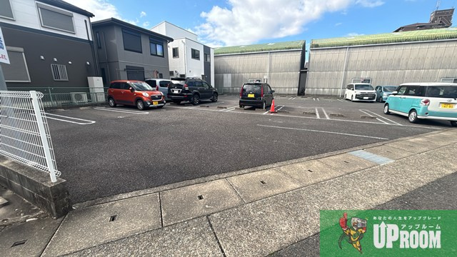 朝日館の駐車場