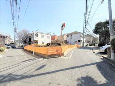 【外観】 | 【仲介手数料２５０万円ＯＦＦ！】■間取りへ変更相談可■９８平米超■４ＬＤＫ■車２台 | 春の特別キャンペーン！
日本一の家計応援サービスに挑戦中！
詳細は「諸費用」欄をご確認下さい！
■祖師ヶ谷大蔵駅１１分
■延床９８平米超
■４ＬＤＫ＋車２台
■間取り変更相談可
■高断熱住宅