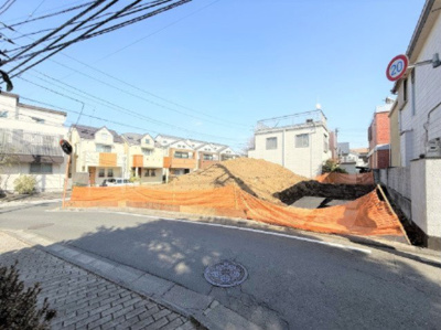 【外観】 | 【仲介手数料２５０万円ＯＦＦ！】■間取りへ変更相談可■９８平米超■４ＬＤＫ■車２台 | 春の特別キャンペーン！
日本一の家計応援サービスに挑戦中！
詳細は「諸費用」欄をご確認下さい！
■祖師ヶ谷大蔵駅１１分
■延床９８平米超
■４ＬＤＫ＋車２台
■間取り変更相談可
■高断熱住宅