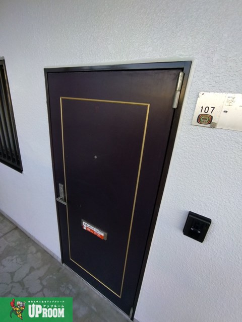 フレンドリー野木森の玄関