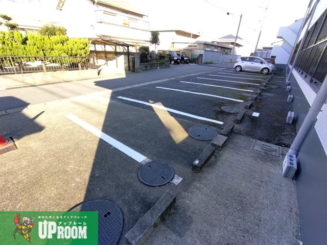 フレンドリー野木森の駐車場